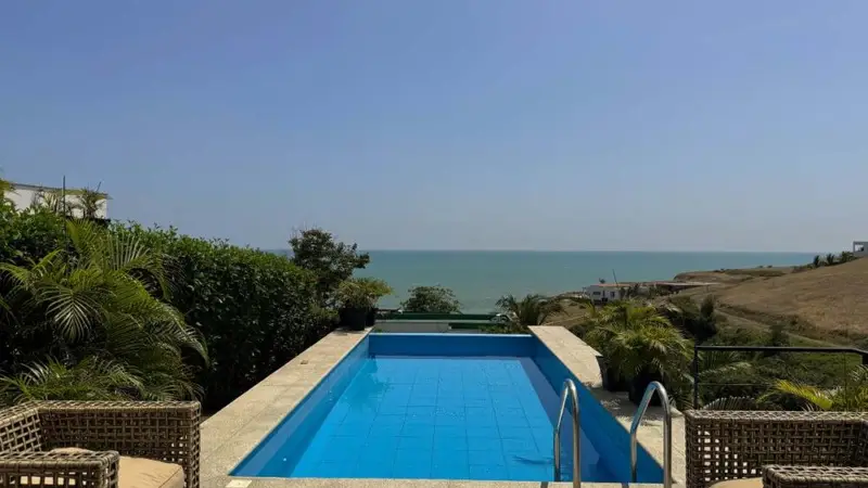 Oceanfront Villa | Private Pool | Jama Campay
