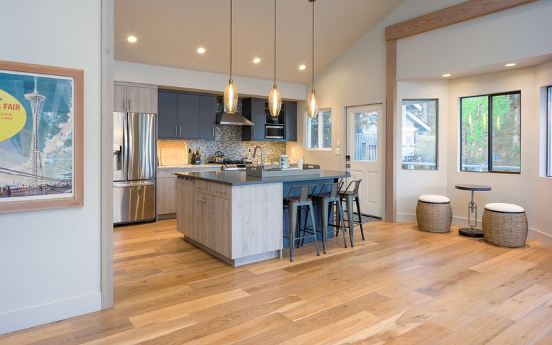 6ea2a60a 9fa2 4382 9b7d 6c2a3c55de1d homerunner