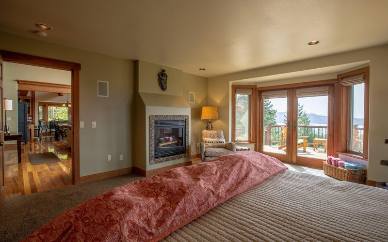 760db0c3 4400 448a 9547 63fdbf121b5f homerunner