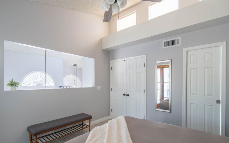 86d2a5c2 3c51 4d1c 9d0a ab3c2e58a6ff homerunner