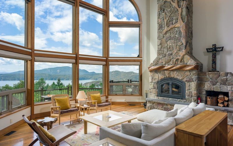 c9a917ad 31b0 4ab8 b34a cc18fa4fe80d homerunner