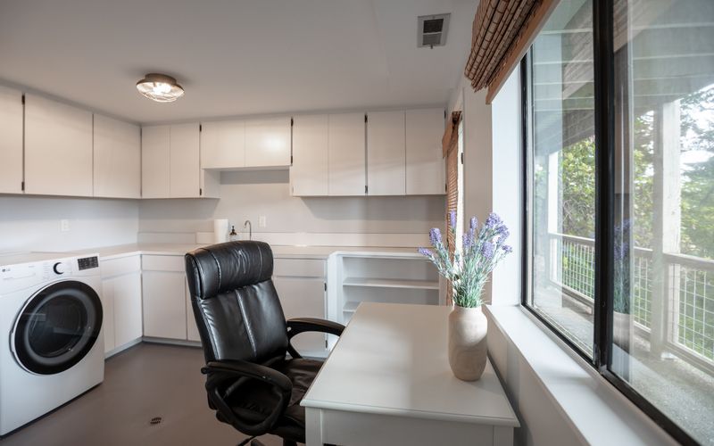 cd0b2fc7 6010 4d45 9120 80053b9e196a homerunner