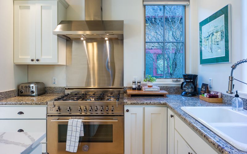 d2408ff8 49bb 446f a09b ccf669b25a2a homerunner