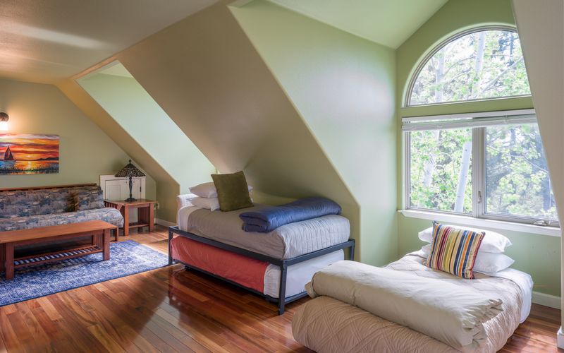 d9b13f5b 72aa 4b13 9846 7745a305a4ea homerunner