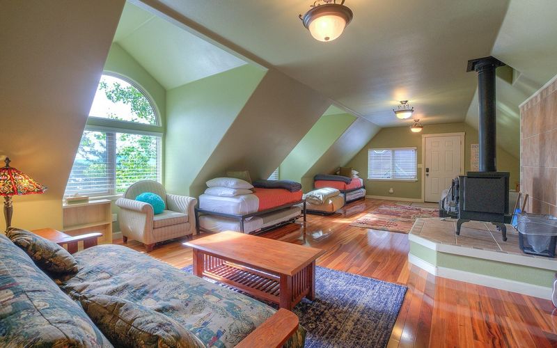 fd518057 71c5 4b49 beac c2f5ee9f1a29 homerunner