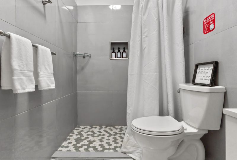 Sparkling clean: Modern bathroom with a refreshing shower.