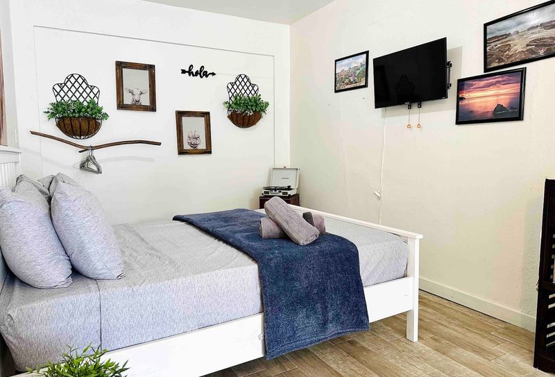 Private Ecological Apartment for two in the Mountain.  It has 1 Bedroom, Queen Size Bed, Hammock, 1 Bathroom, Kitchen, Wifi, Smart Tv and Air Conditioning.