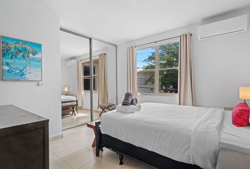 Wake Up in Paradise. Modern & Bright.