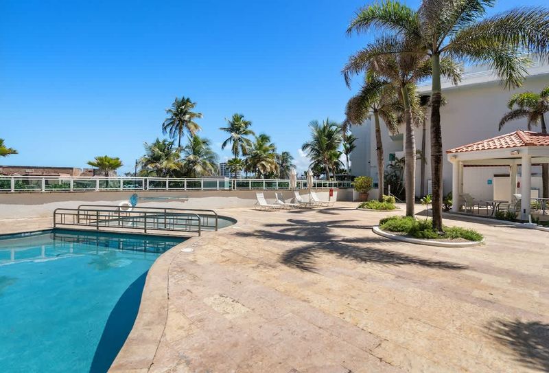 Condado | Beachfront Apartment 5 Communal Pool