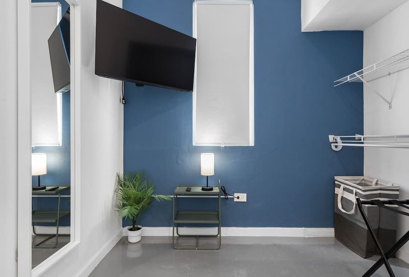 Wake up refreshed! Minimalist style & comfort.