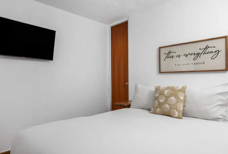 Airport Hideaway 8 Min to SJU | Pets Welcome 2 Queen bedroom with smart TV