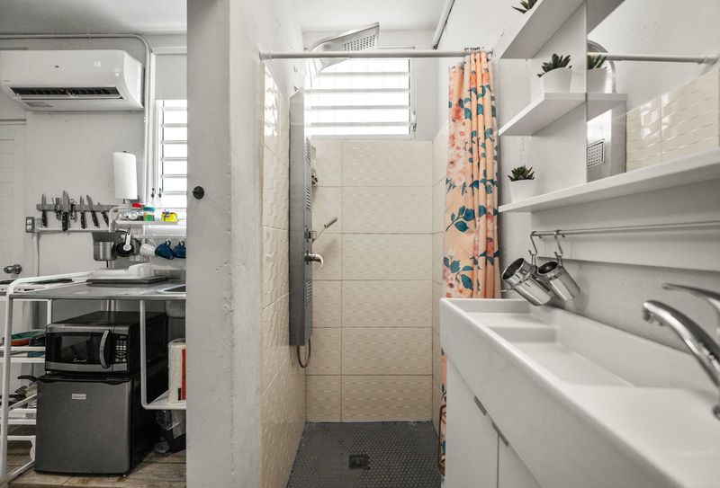 Miramar Cozy Studio 2 Bathroom with Shampo and Conditioner