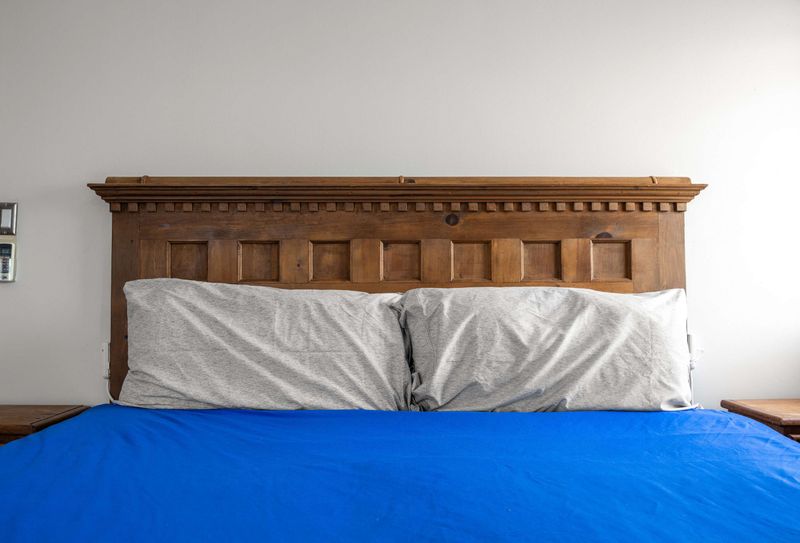 Miramar Groups Apartment 3 Wooden headboard