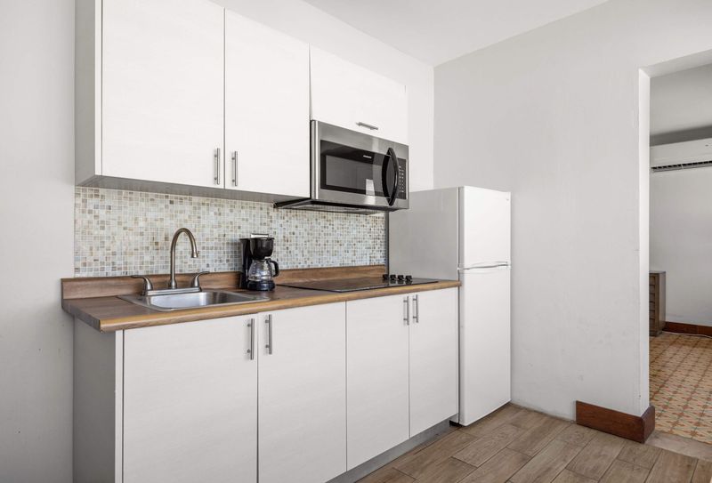 Miramar 2-Bedroom Apartment 5 Modern, clean kitchen for gourmet meals