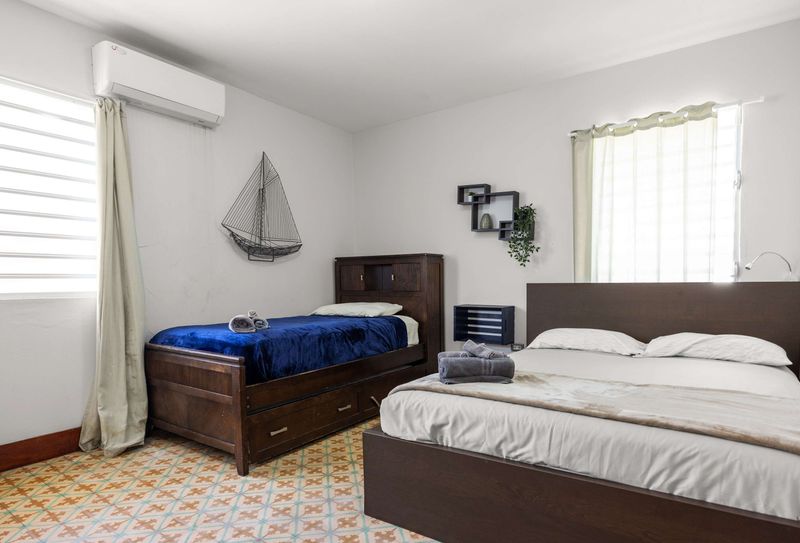 Miramar 2-Bedroom Apartment 4 Entertainment ready, comfy sofa, big screen