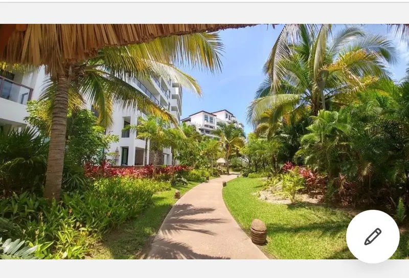 Tropical garden paths throughout the complex