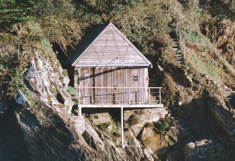 What is the best season to visit devon? Cover image