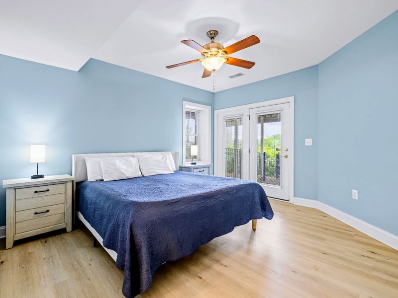 Suite 3 on the lake level: a king bed with its own ensuite and lake views.