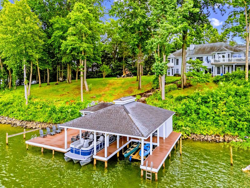 A classic Lake Anna dock day, boats, swims, and sunshine.