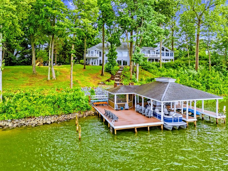 Tie up, dive in, and make the dock your basecamp for the week.