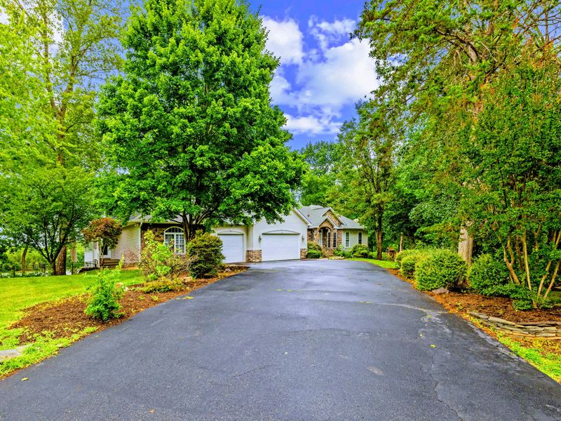 A long private driveway and easy parking greet you on arrival, with room for the whole group's cars.