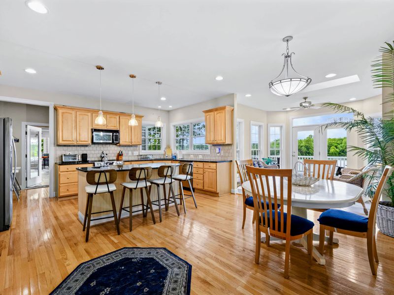 A casual eating area just off the kitchen, ideal for quick breakfasts and card games.