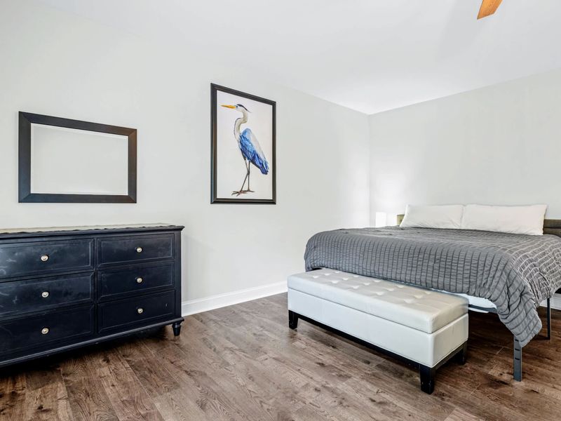 Thoughtful touches and plenty of space in the main-level Pelican Suite.