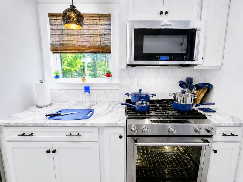 Kitchen - Quality cookware and a gas range ready for quick breakfasts or group dinners.