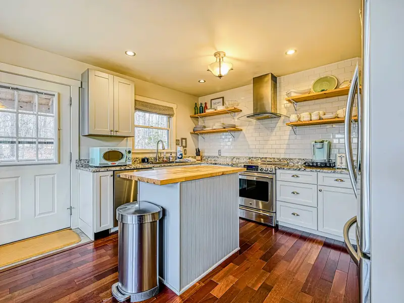 Kitchen - Bright, open, and fully equipped, with the dining and living areas just steps away.