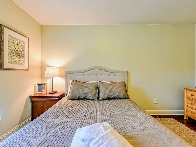 Bedroom 3 - Bright and calm, an easy place to rest after a day on the water.