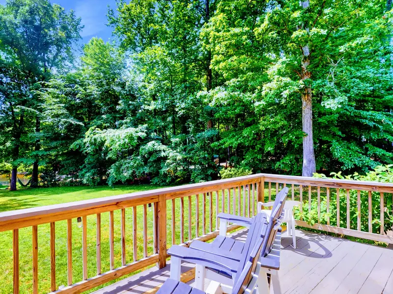 Deck - Outdoor seating with the lake as the backdrop, made for morning coffee and evening wind-downs.