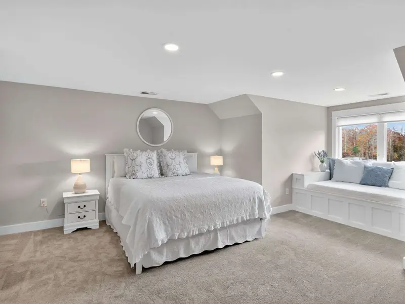 Again, What sets the two upper king suites apart is not only their stunning lake views & full baths, but also their charming full-size window beds, perfect for parents traveling with children who want the comfort of sleeping together!