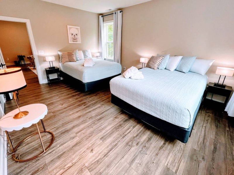 Upstairs "Jill" Double Queen bedroom.