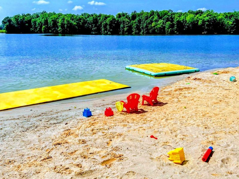 ️ 120 feet of private sandy beach with warm, shallow waters—perfect for swimming, relaxing, and lakefront fun!
