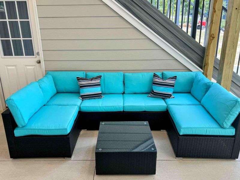 Screened in porch area allows you to enjoy the outdoors and avoid the bugs!