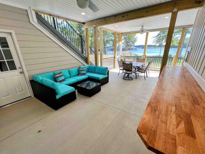Screened in porch area allows you to enjoy the outdoors and avoid the bugs!