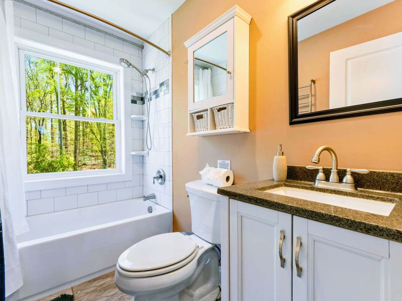 Private suite bathroom.