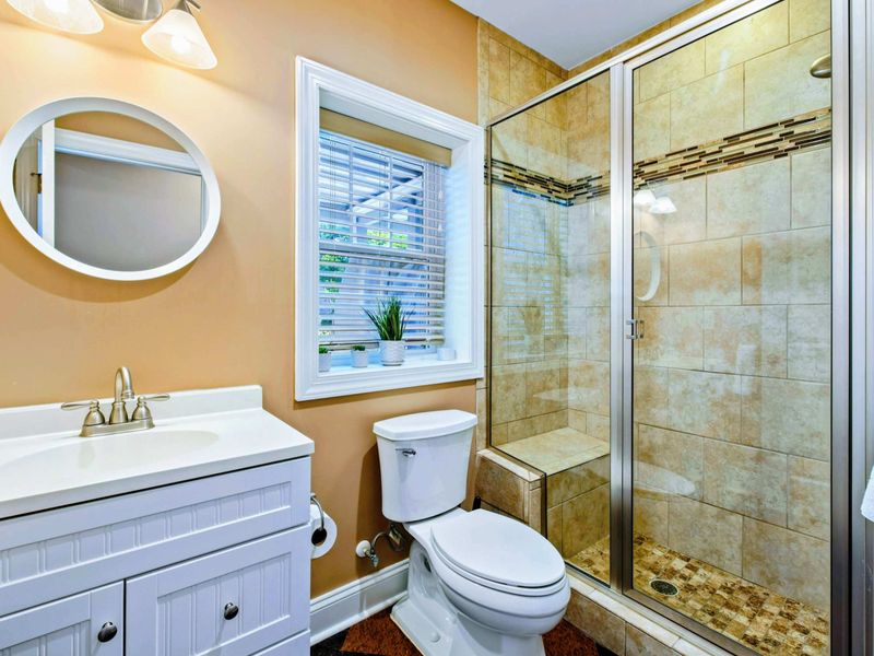 Full Bathroom near the Hot Tub!