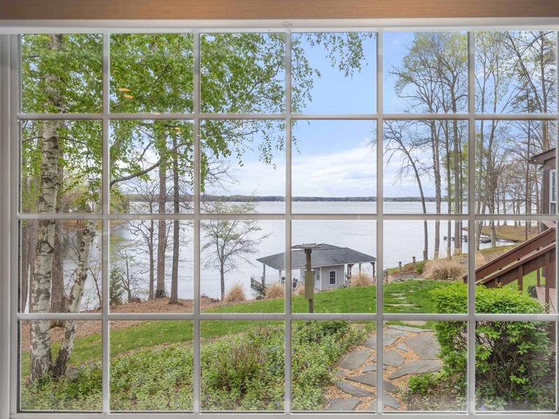 Great endless views of the lake from your kitchen
