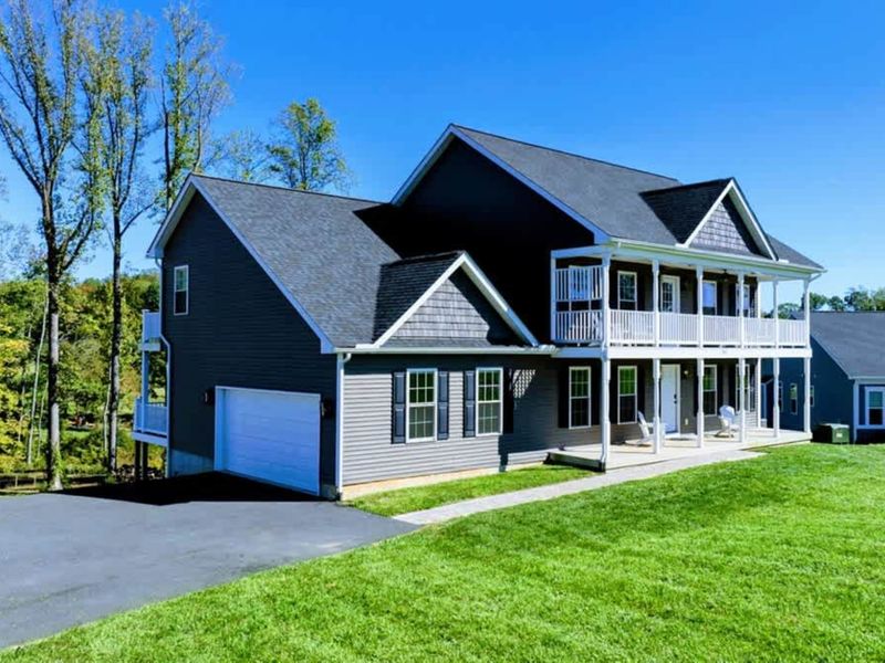 House at Day - Bright, lake-facing, designed to make an entrance.