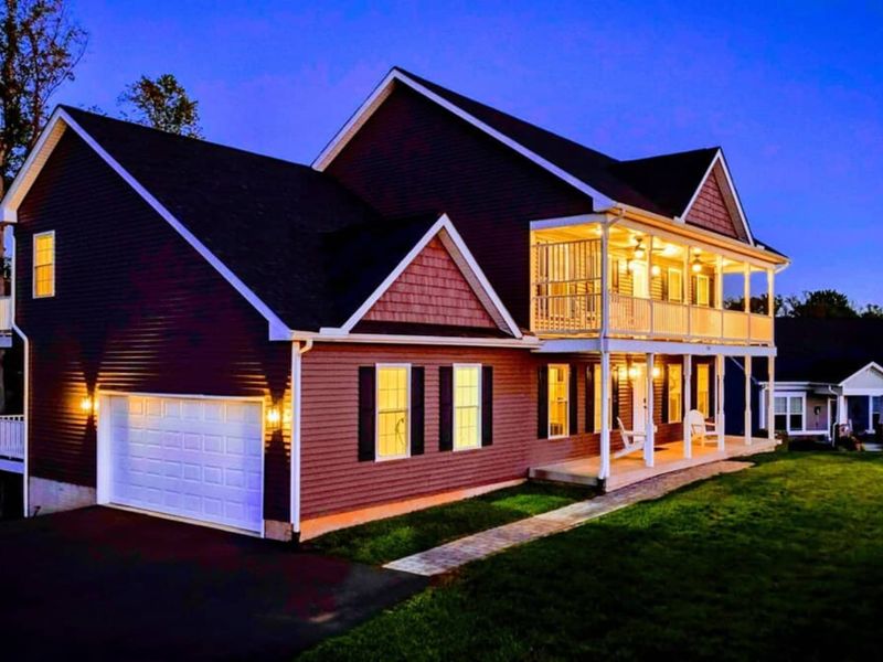 Exterior at Dusk - Sunrise Sunset earning its name.