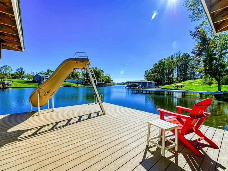Fire Pit - Adirondack chairs, the sound of water, the natural ending to a long day on Lake Anna.