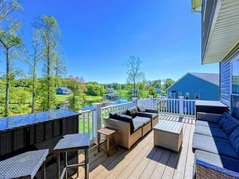 Deck Bar - Comfortable seating, easy reach to a built-in bar, the lake stretched out in front of you.
