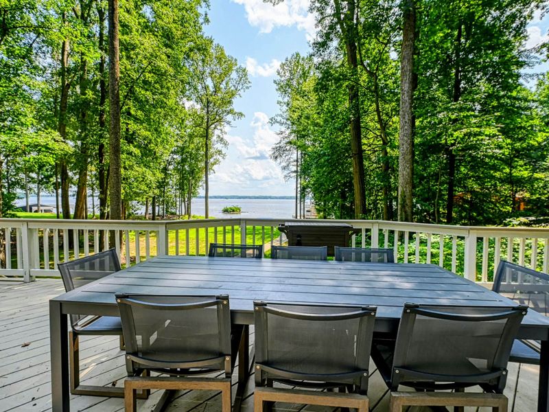 Dining with a View: A second outdoor dining area with Lake Anna as the perfect backdrop.