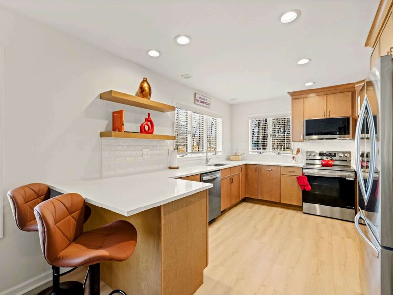 Kitchen Elegance – A stylish and fully equipped culinary space.