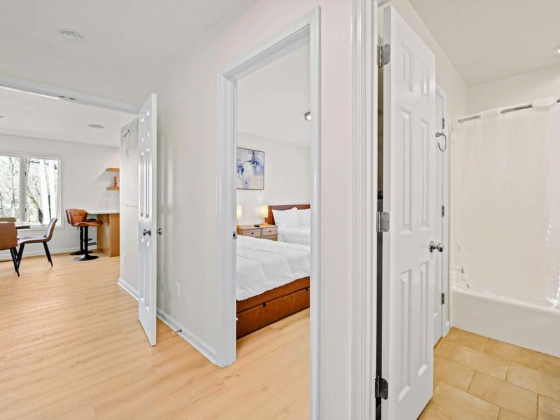 Bright & Clean – A beautifully designed bathroom space.