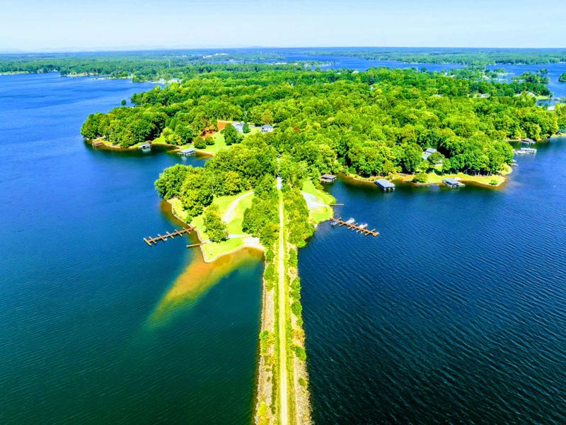 During your stay you can use the Both Waters community amenities including a beach, boat ramps, pavilion, and picnic tables.