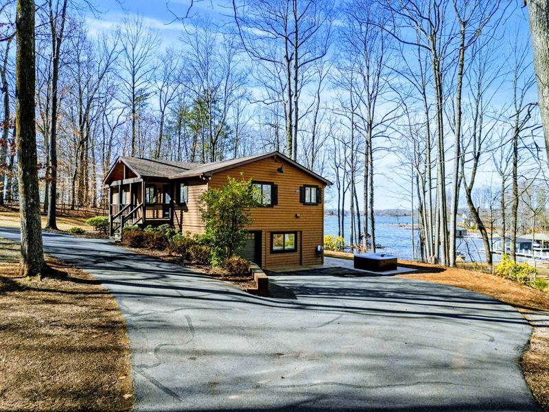 Secluded Getaway – A peaceful property tucked among the trees.