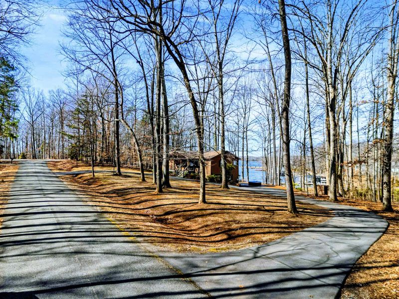 Grand Entrance – A welcoming driveway leading to your vacation haven.