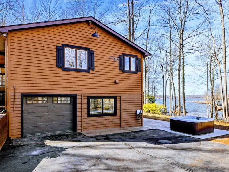 Luxury in Nature – A perfect balance of comfort and wilderness. EV Charger and plenty of parking.